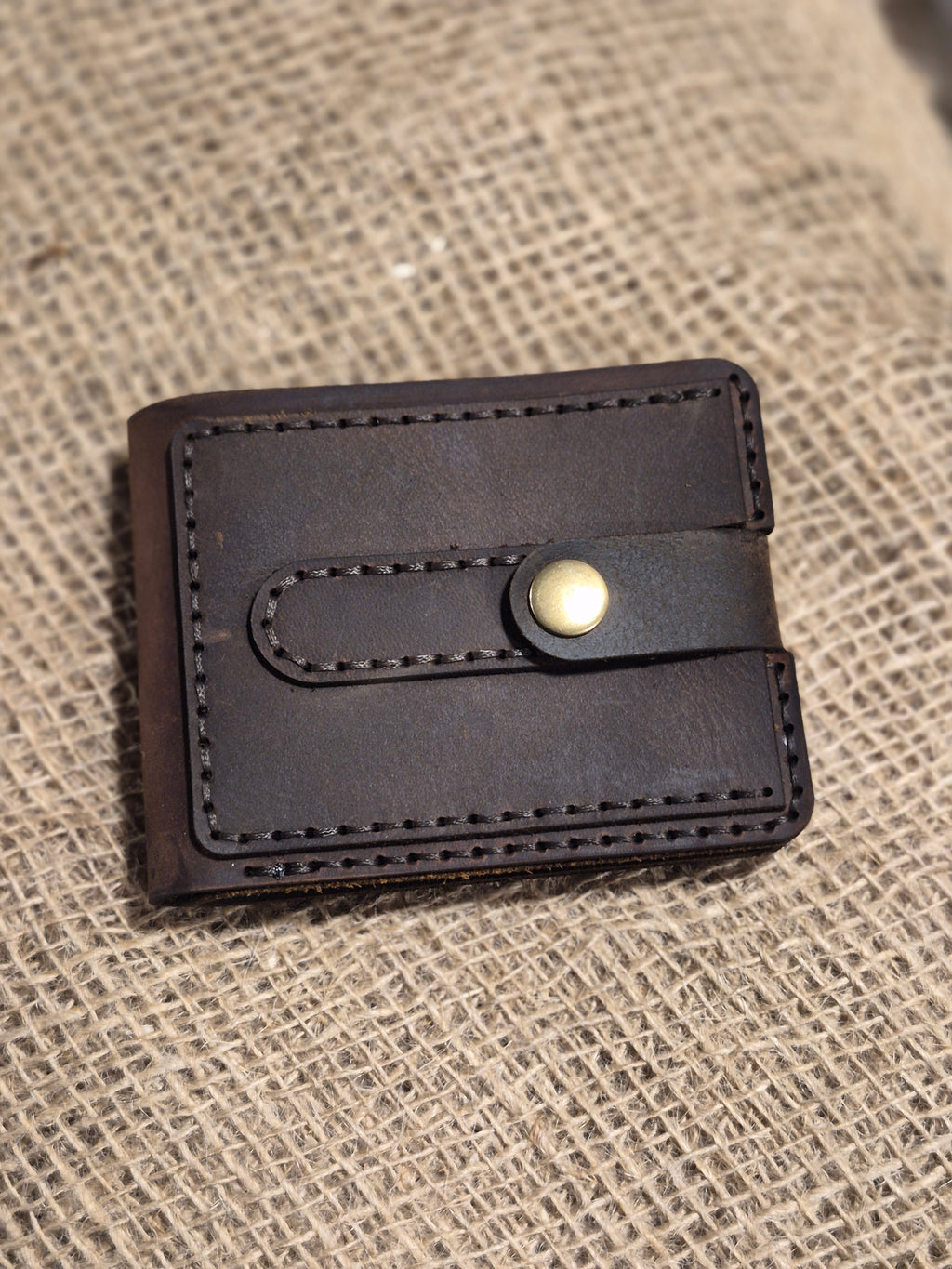 Portefeuille artisanal en cuir cousu main