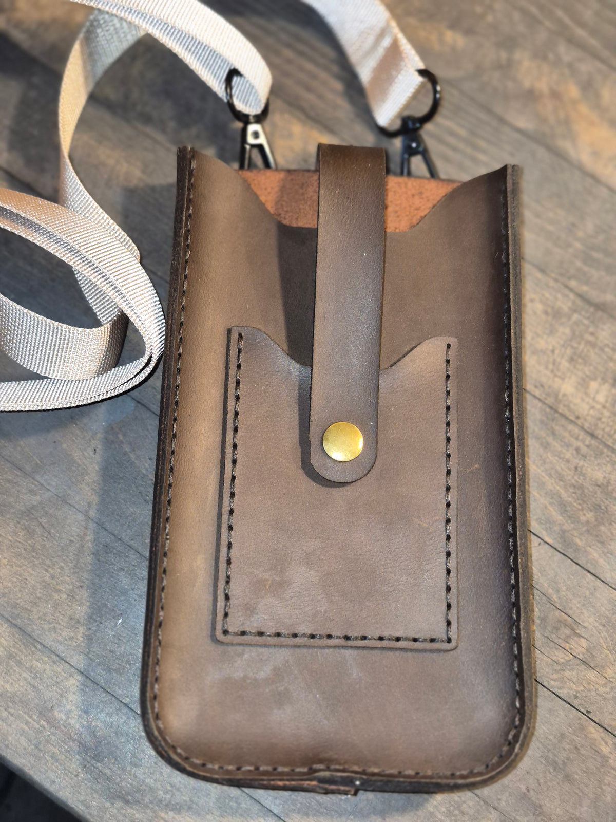 Sac téléphone en cuir artisanal