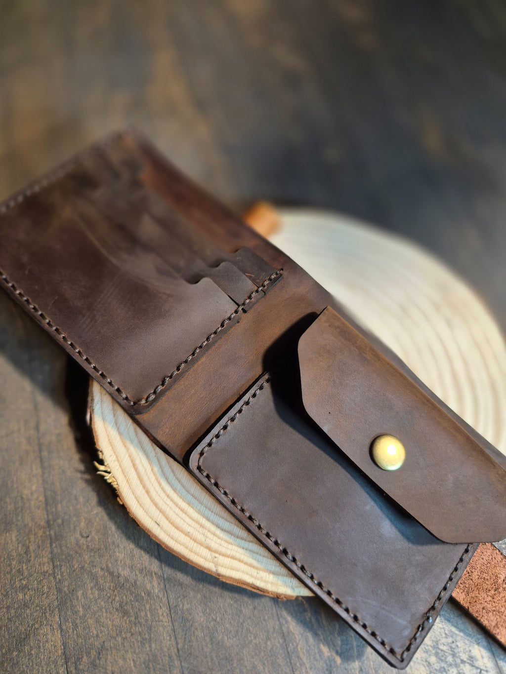 Portefeuille artisanal 2 volets avec porte-monnaie intégré