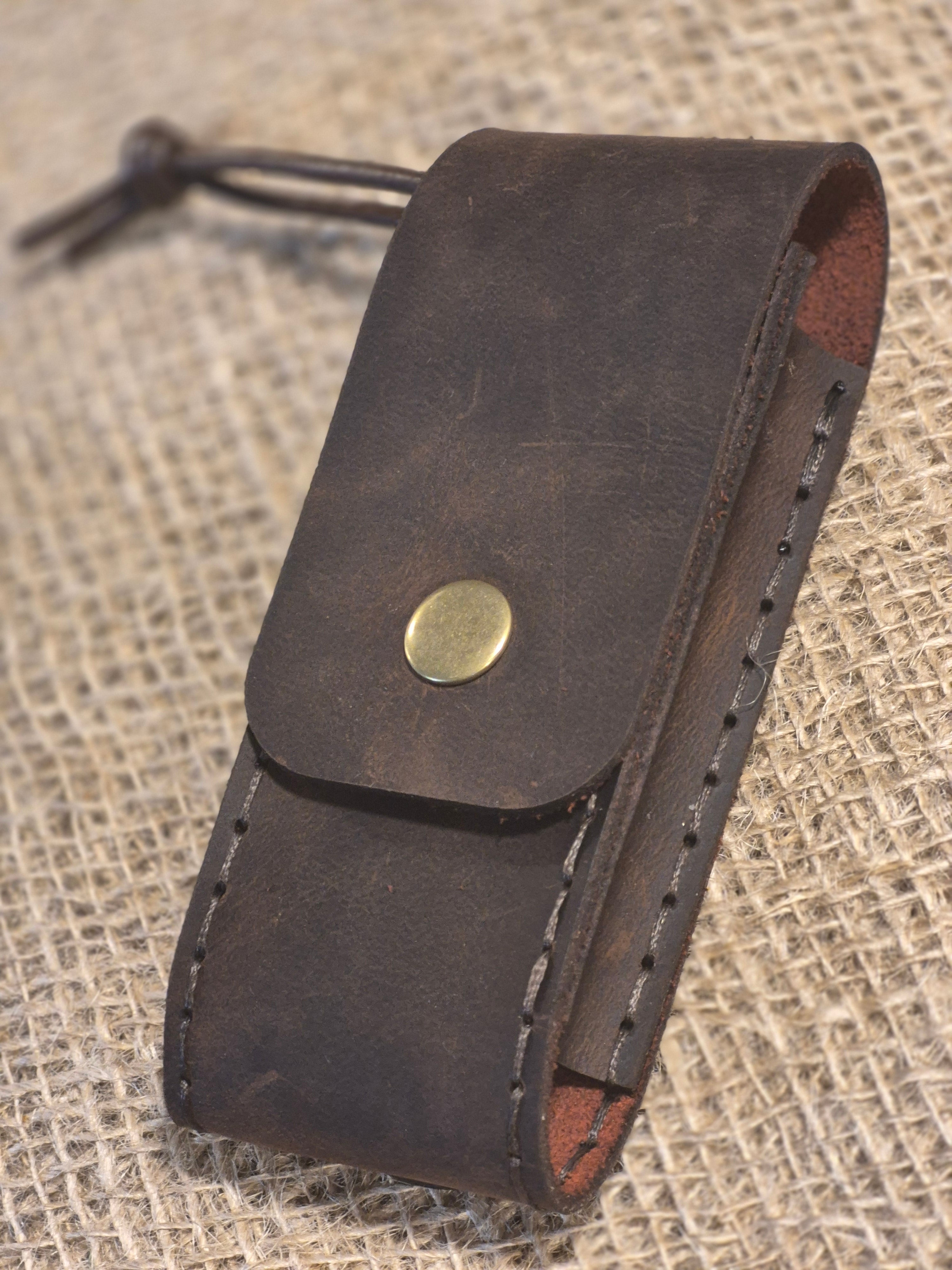 Étui à couteau artisanal avec boucle de ceinture