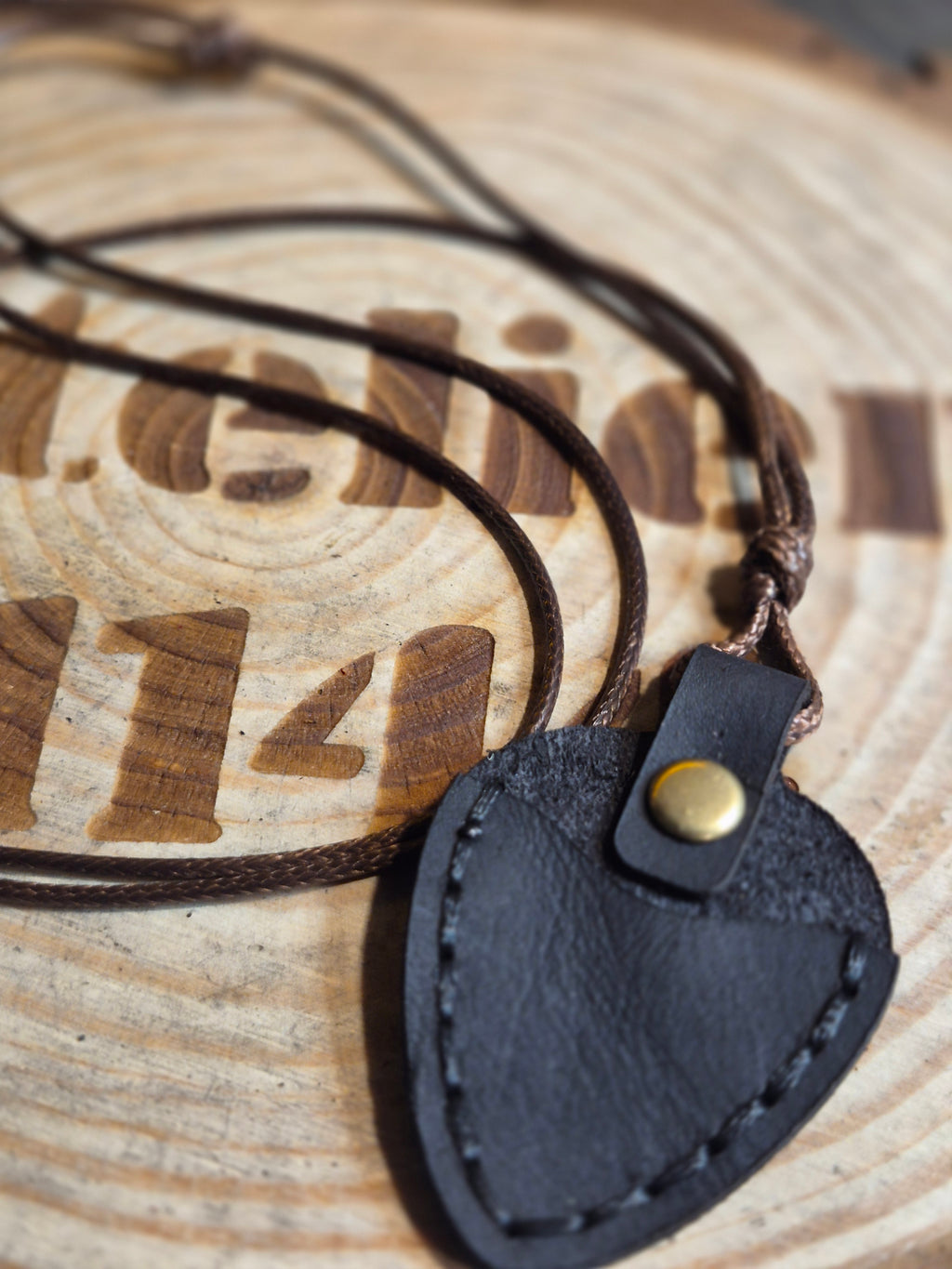 Collier pour médiator guitare