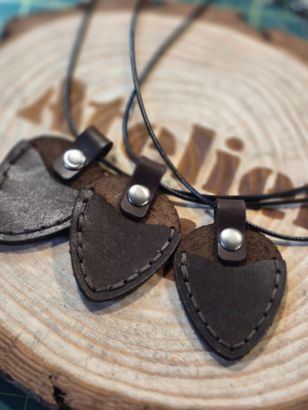 Collier pour médiator guitare
