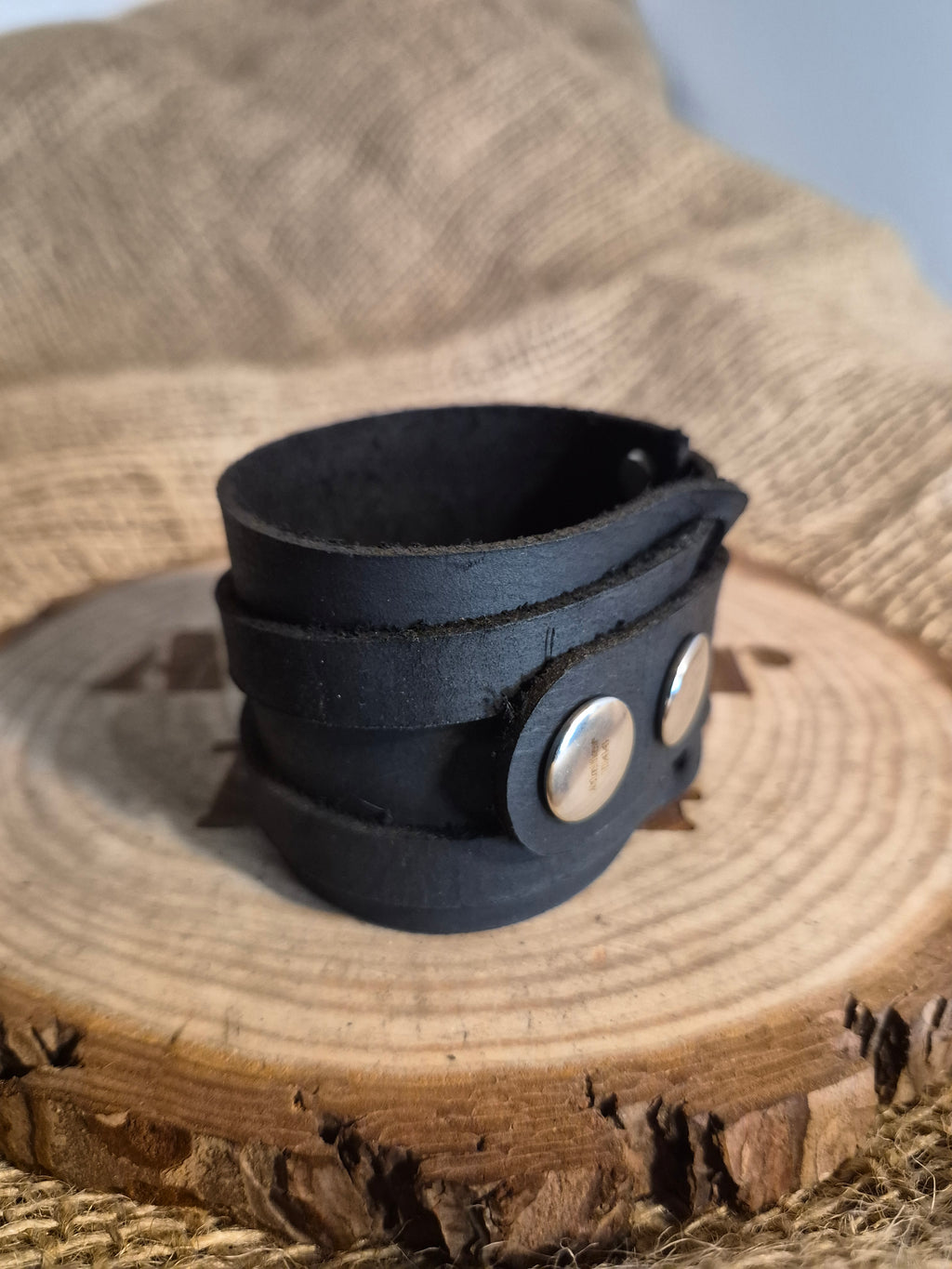 Bracelet manchette artisanal en cuir