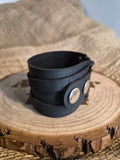 Bracelet manchette artisanal en cuir