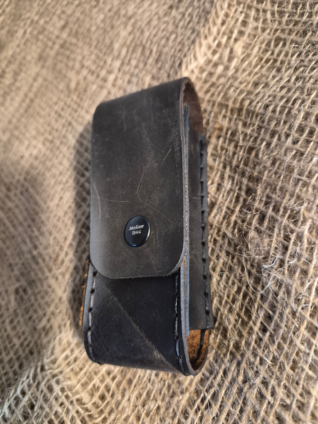 Étui à couteau artisanal avec boucle de ceinture
